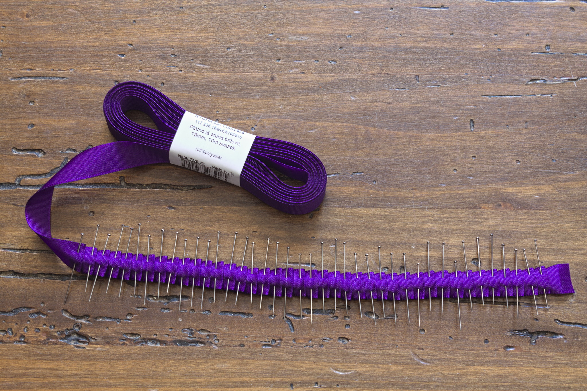 ../../../_images/0103-pleated_ribbon.jpg