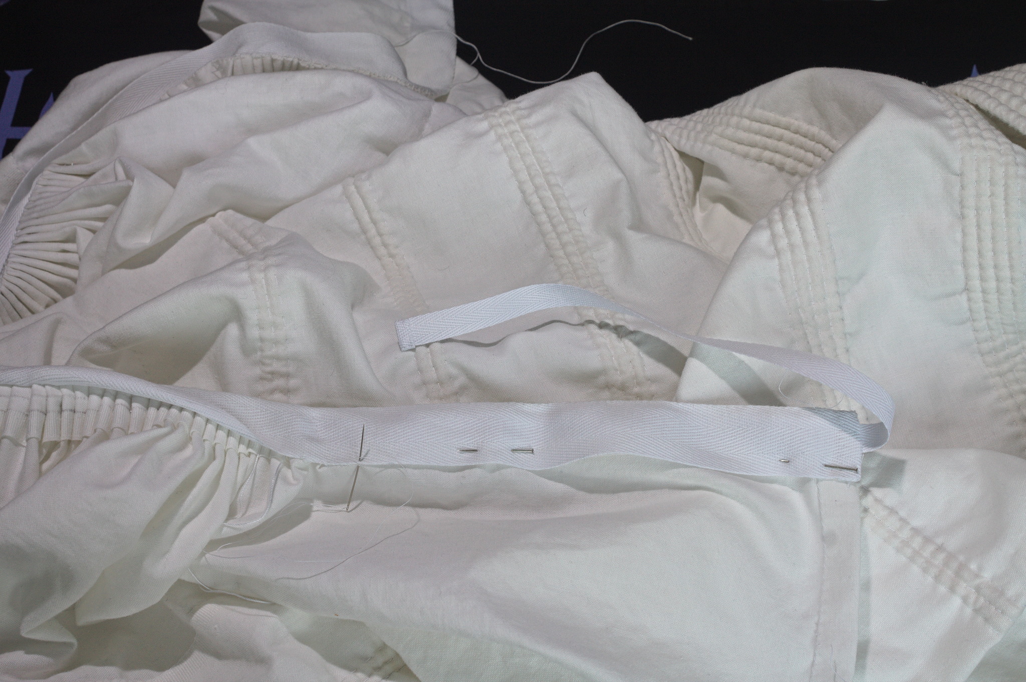 ../../../_images/0118-hemstitching_tape.jpg