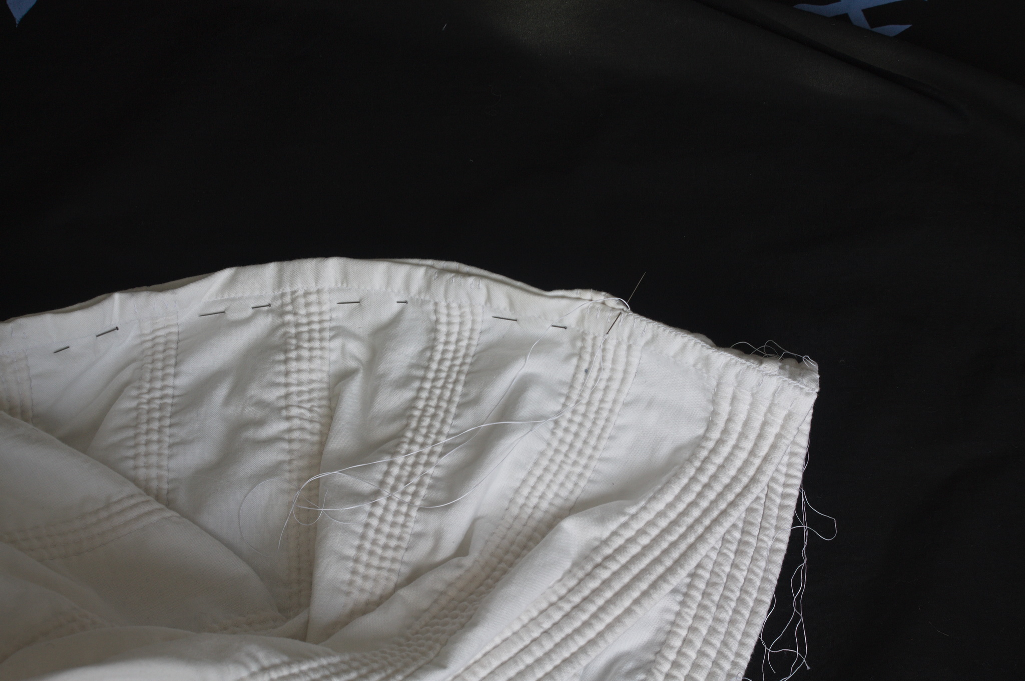 ../../../_images/0119-sewing_side_seam.jpg