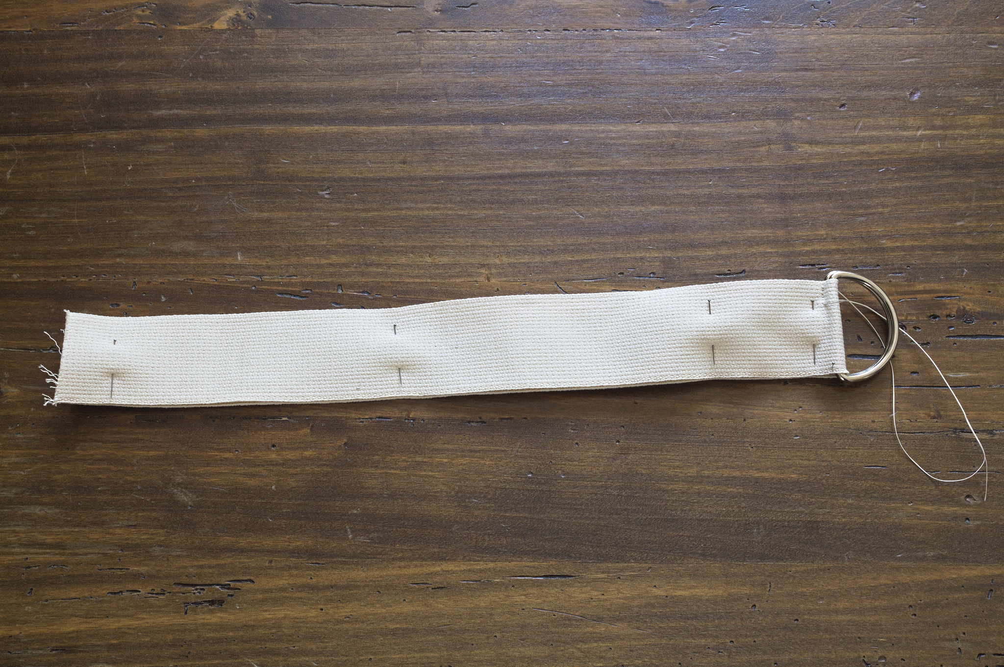 ../../../_images/0201-webbing_straps.jpg