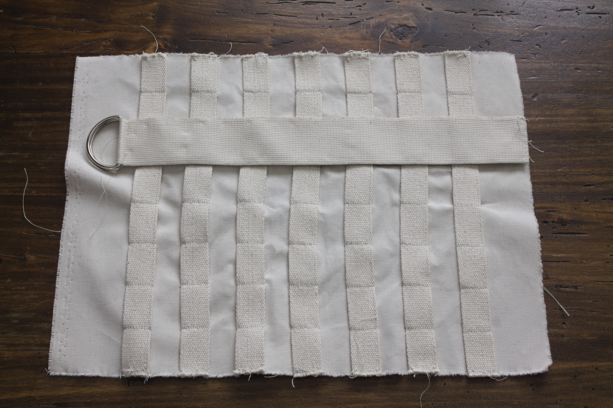 ../../../_images/0203-sewing_shoulder_strap.jpg