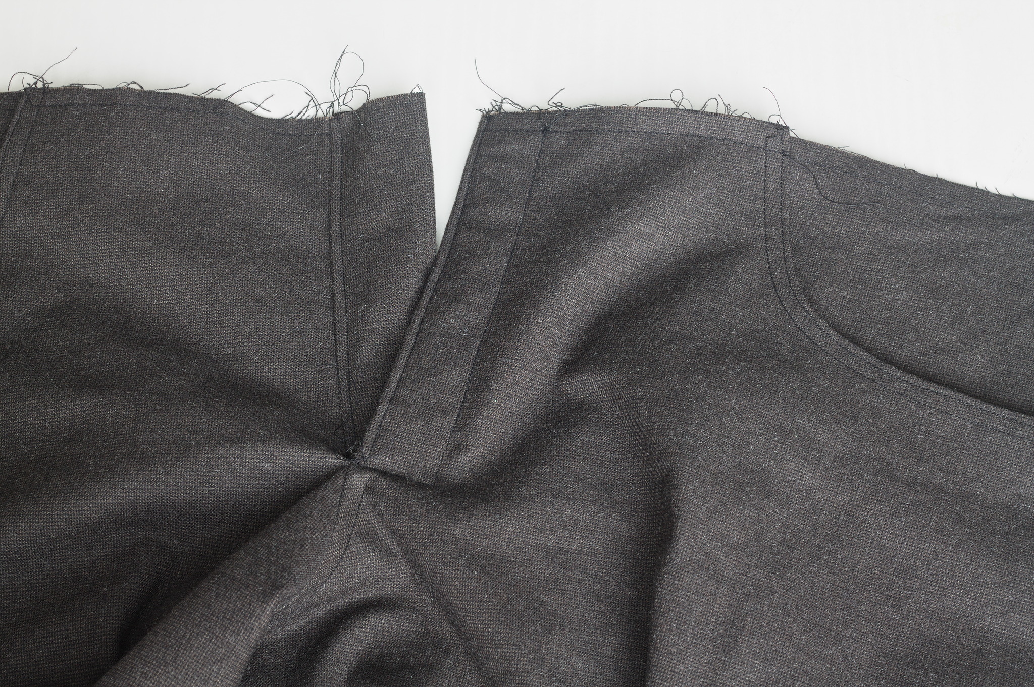 ../../../_images/0207-placket_facing_topstitched.jpg