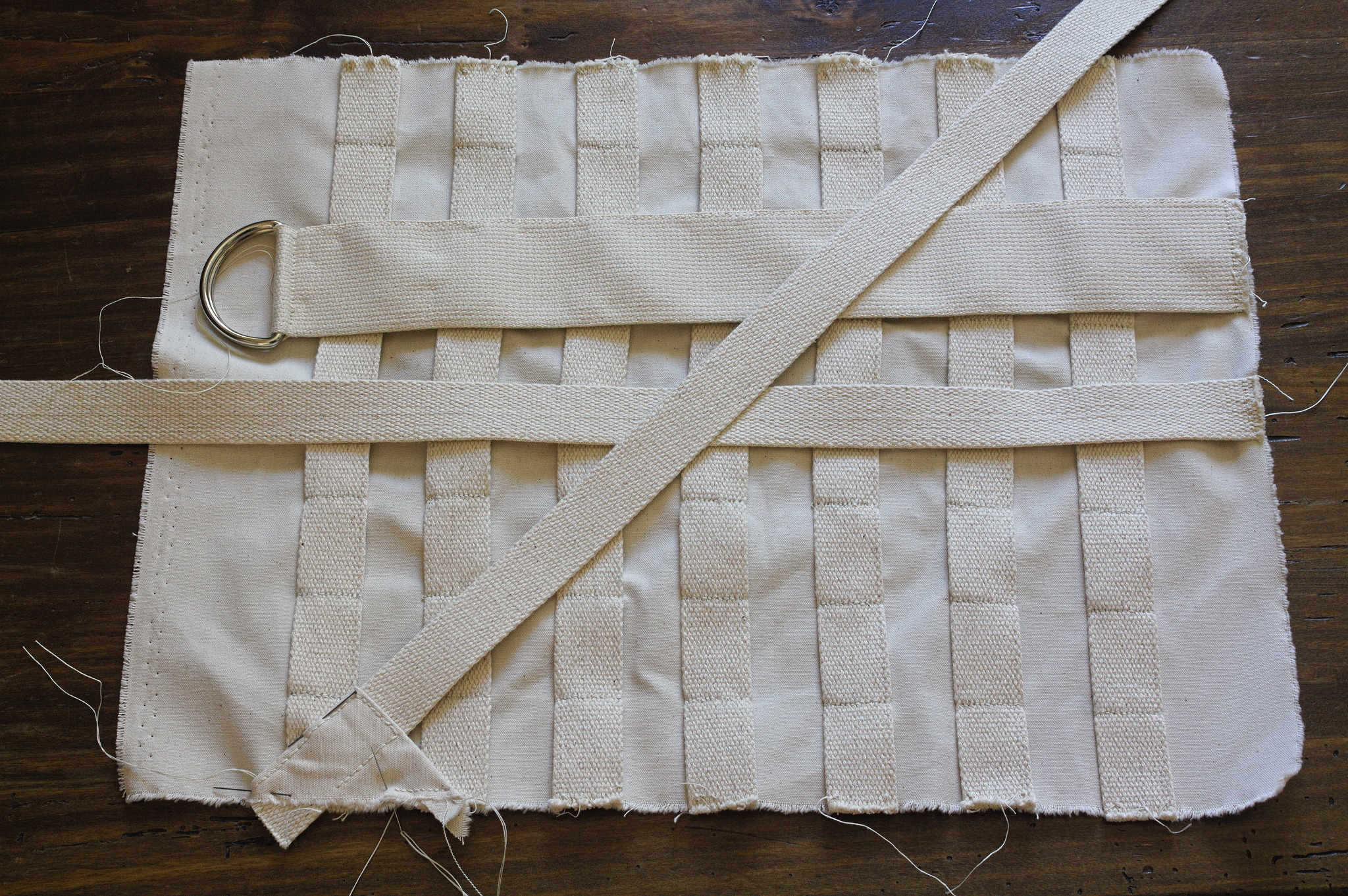 ../../../_images/0208-attaching_strap_support.jpg