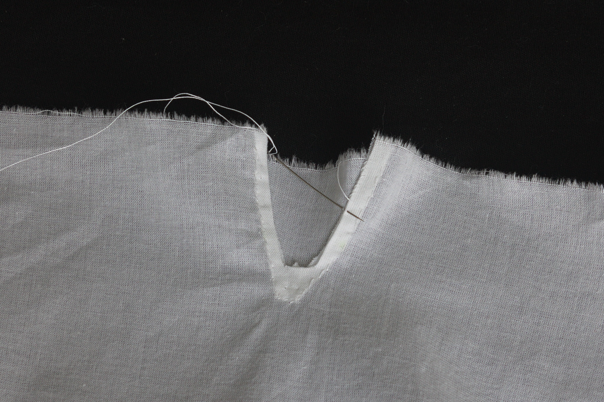 ../../../_images/0305-sewing_bosom_gore_back.jpg