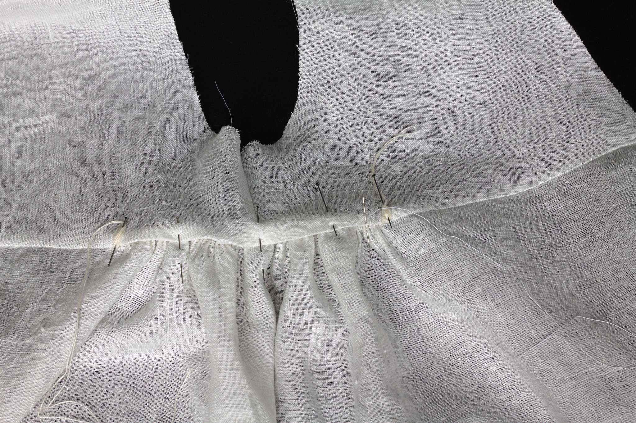 ../../../_images/0402-sewing_gathered_back.jpg