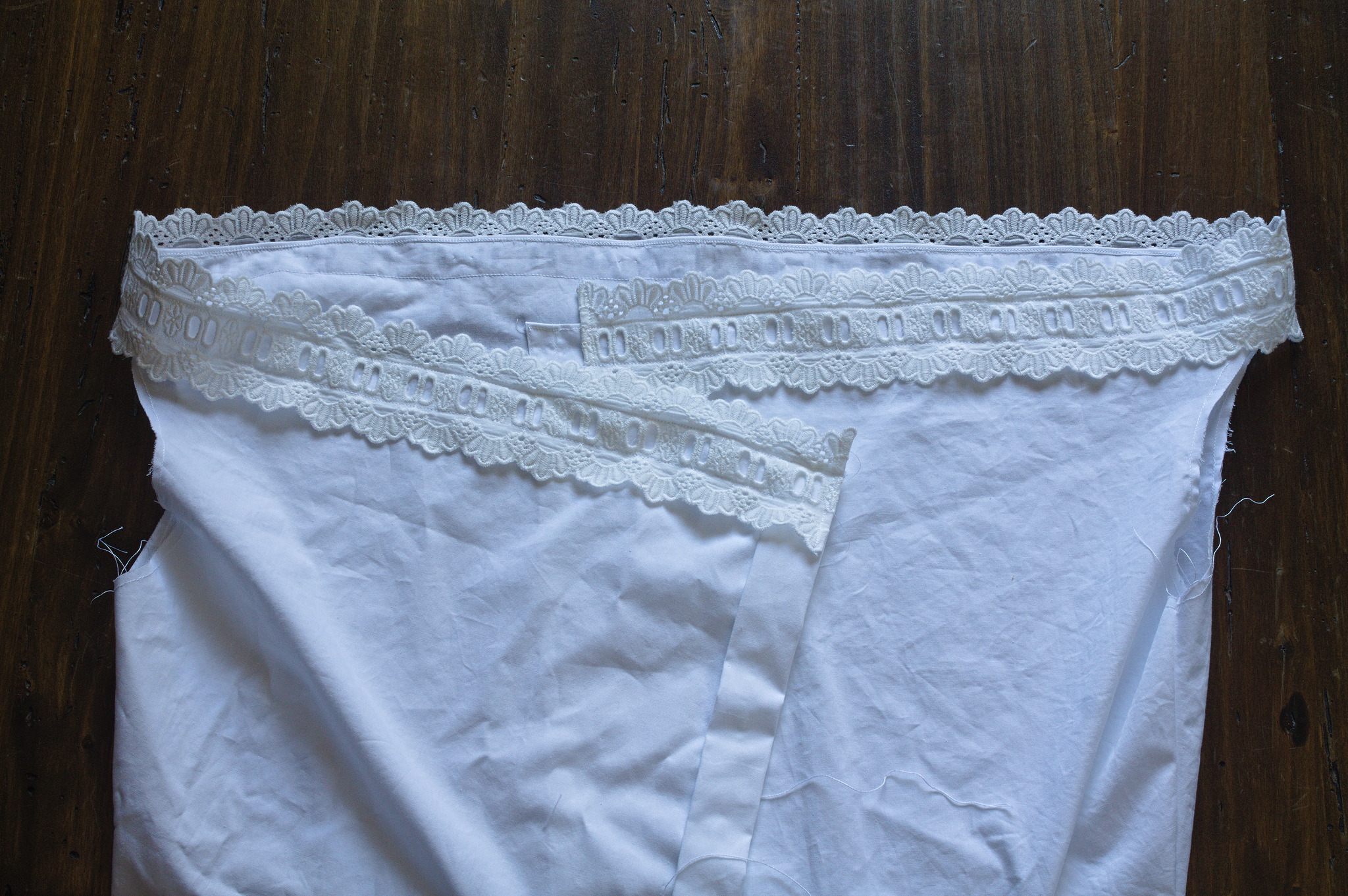 ../../../_images/0404-beading_lace_top.jpg