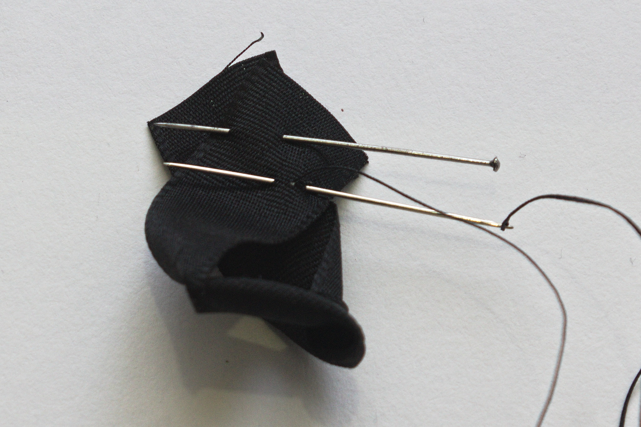 ../../../_images/0406-sewing_hexagon.jpg