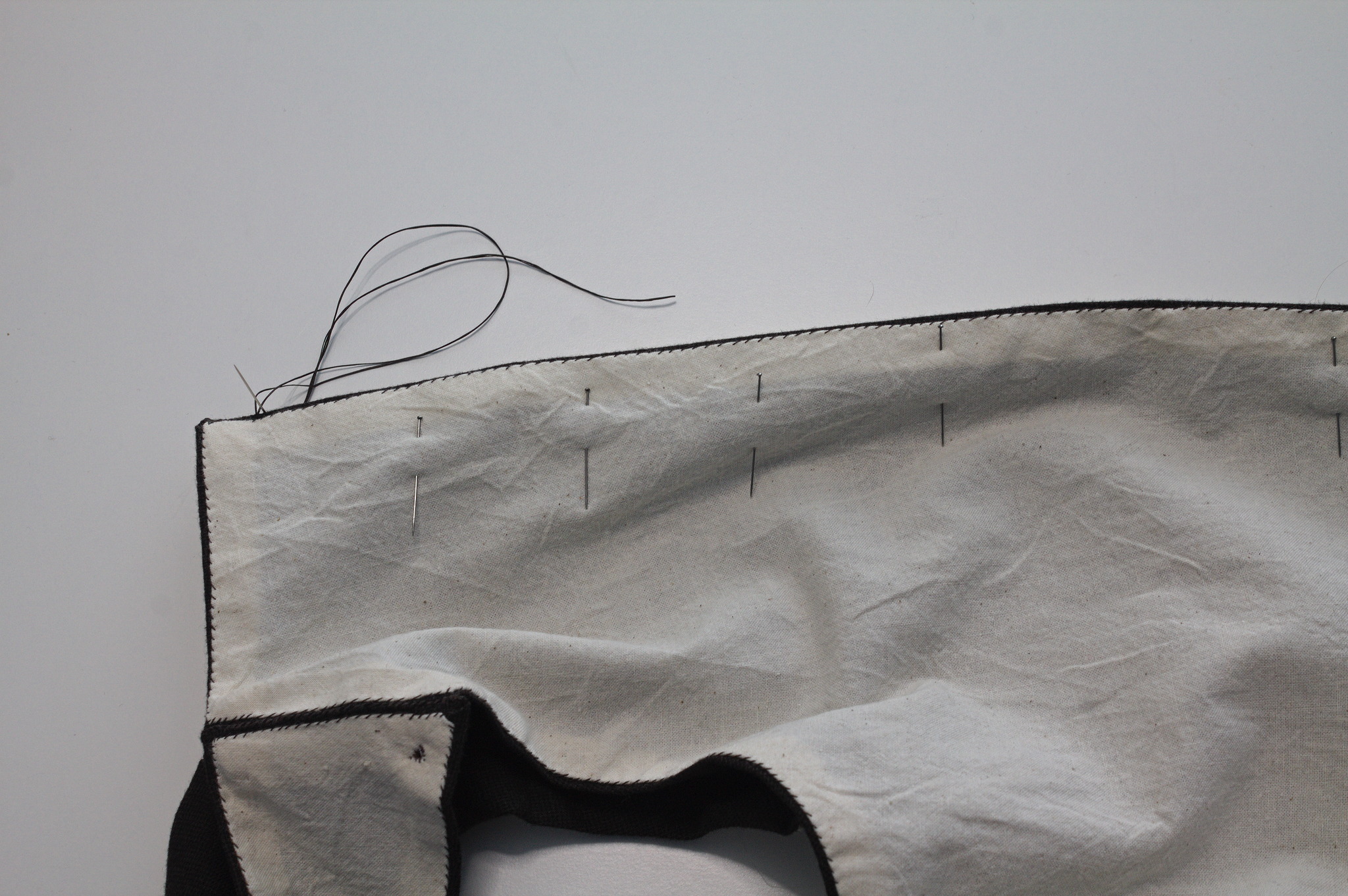 ../../../_images/0503-sewing_two_halves.jpg