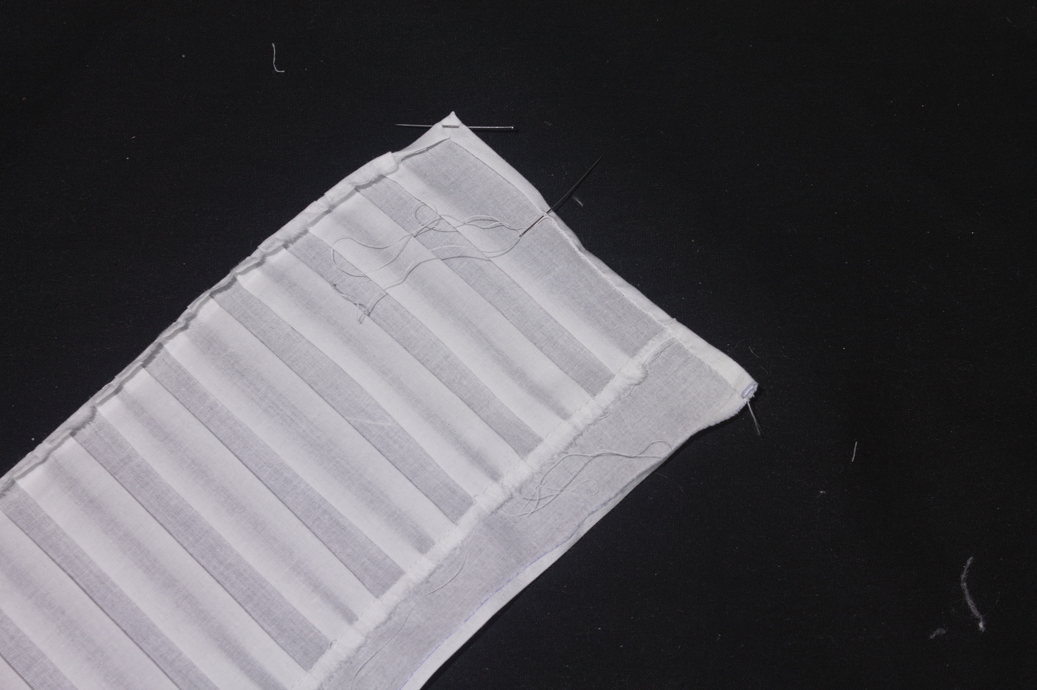 ../../../_images/0510-hemming_the_sleeve.jpg