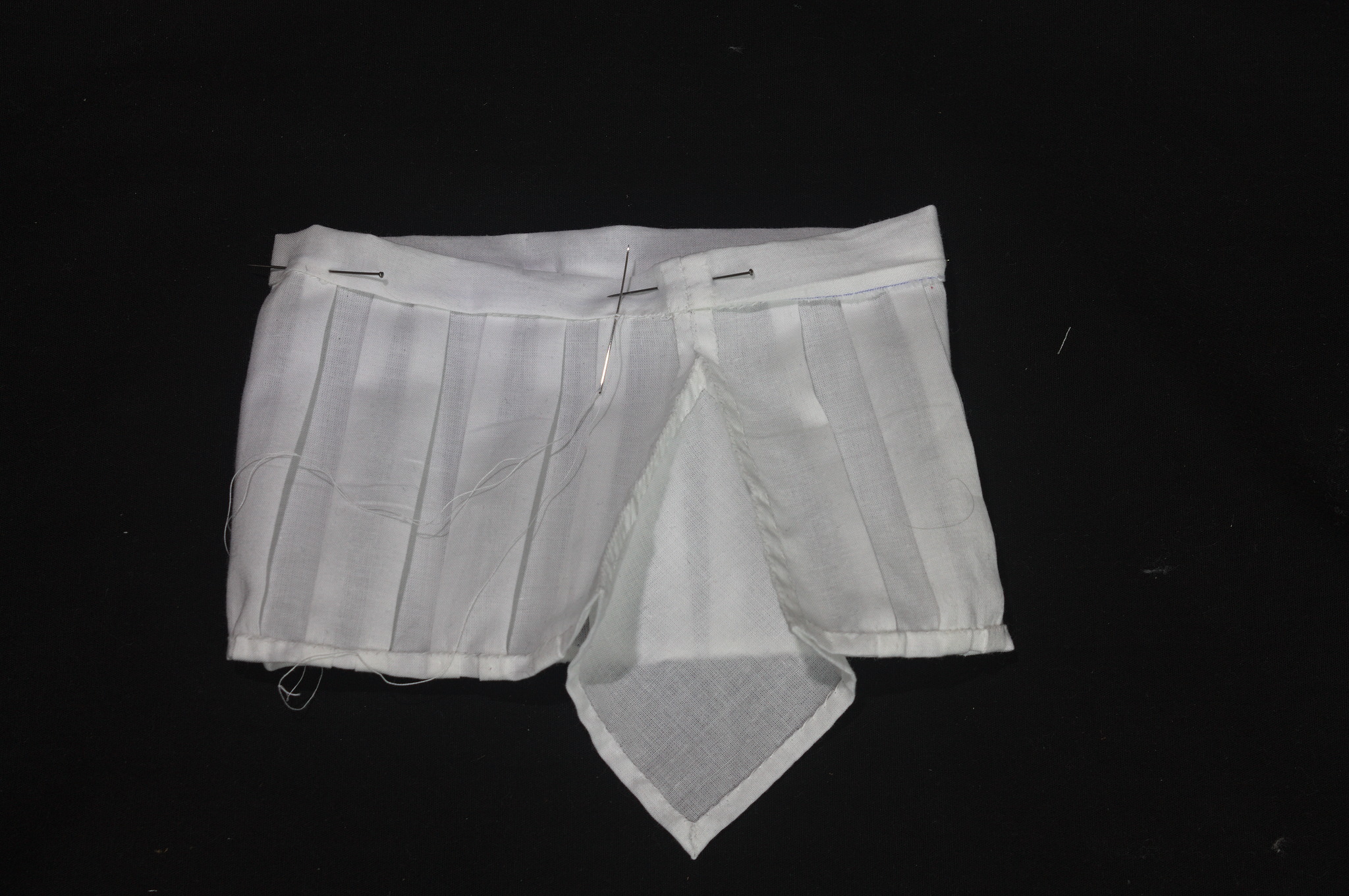 ../../../_images/0513-hemming_second_sleeve_band.jpg