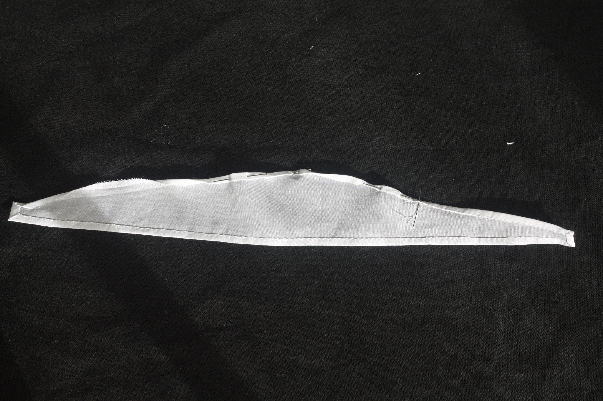 ../../../_images/0601-hemming_shoulder_straps.jpg