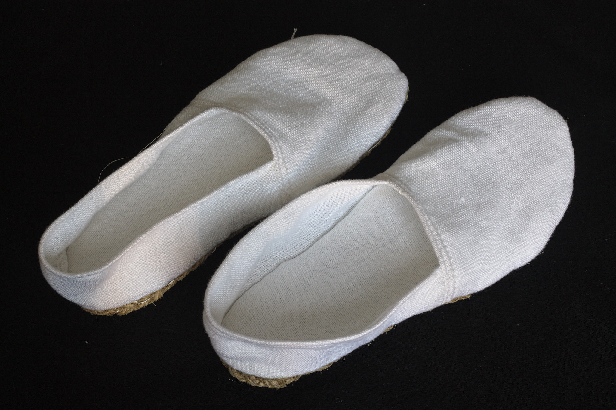 ../../../_images/fabric_slippers.jpg