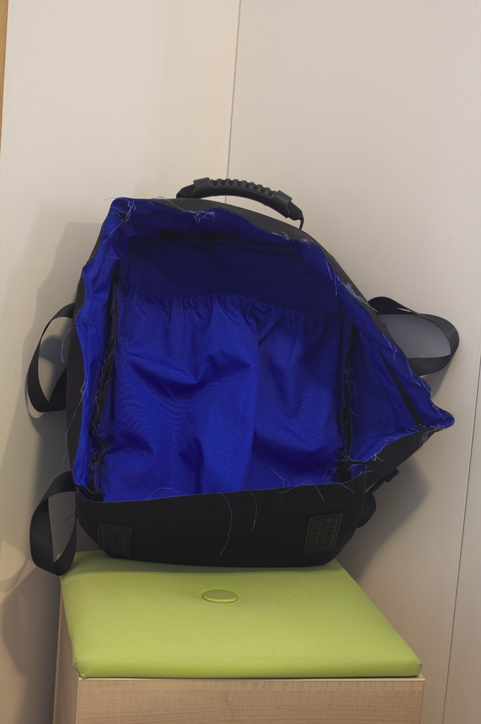 ../../../_images/m28-backpack_without_front.jpg